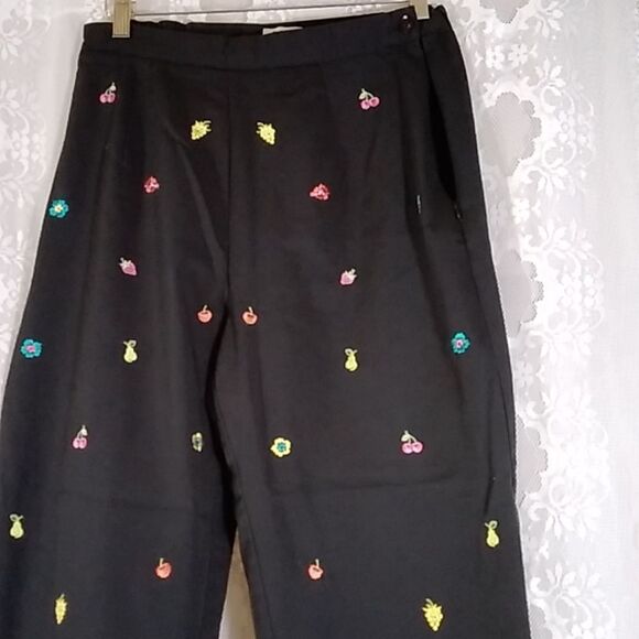 DRAPERS & DAMON'S PETITE STRECH FRUIT EMBROIDERED CROPPED PANTS Sz 12P - Picture 11 of 15